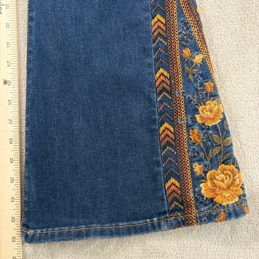 Driftwood Violet Embroidered Floral Flare Jeans in Blue Wash Women 26 High Rise - Picture 7 of 11